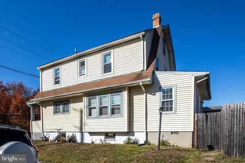 Exterior - 810 Klockner Rd, Hamilton, NJ 08619 photo 4 of 5