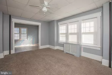 Living - 810 Klockner Rd, Hamilton, NJ 08619 photo 10 of 12