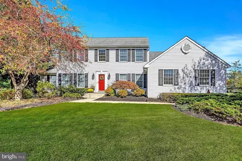 14 Barrington Dr, Princeton Junction, NJ 08550