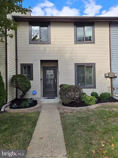 634 Edison Dr, Hightstown, NJ 08520