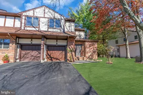 10 Leicester Ln, Ewing, NJ 08628