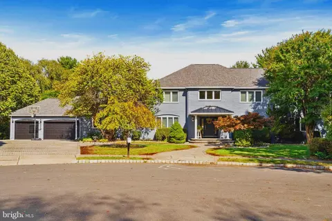 32 Laurel Wood, Lawrenceville, NJ 08648