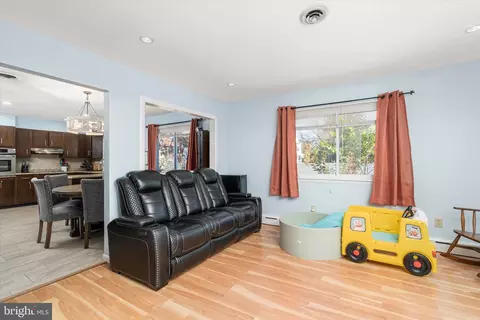 500 Walker Ave, Ewing, NJ 08628 photo 11