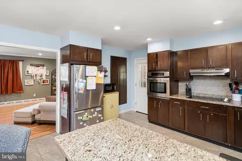 500 Walker Ave, Ewing, NJ 08628 photo 10