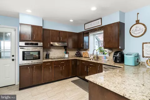 500 Walker Ave, Ewing, NJ 08628 photo 9