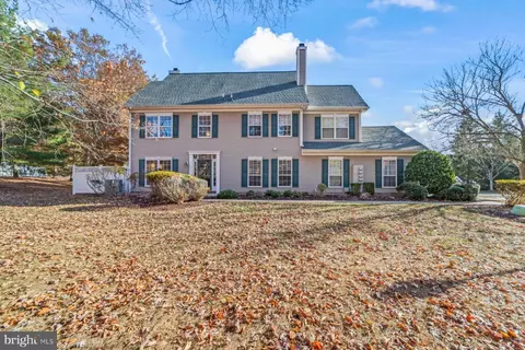 214 Kentshire Ct, Pennington, NJ 08534