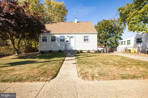 42 Falmouth Rd, Hamilton, NJ 08620