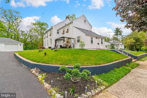 3 Papps Dr, Hamilton, NJ 08620