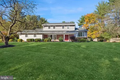 10 Stonelea Dr, Princeton Junction, NJ 08550