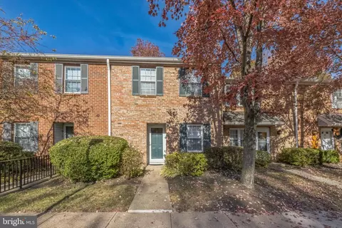 12 Sycamore Ct, Lawrence Township, NJ 08648