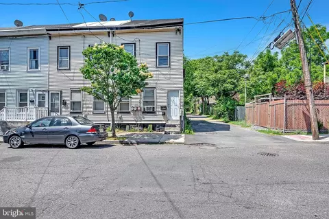 19 Webster St, Trenton, NJ 08638