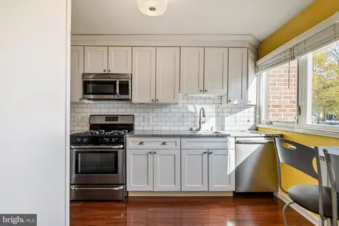 36 Covington Dr, Hightstown, NJ 08520