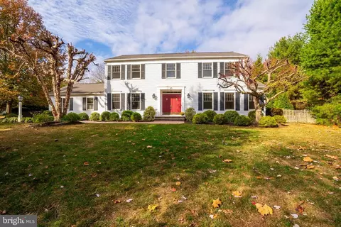 25 Westminster Dr, Princeton Junction, NJ 08550