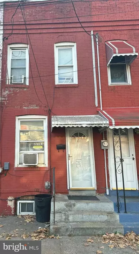 33 Kirkbride Ave, Trenton, NJ 08638