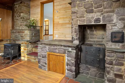 Entry Way - 15 Perry Dr, Ewing, NJ 08628 photo 2 of 2