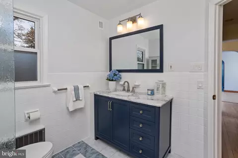 Bath - 15 Perry Dr, Ewing, NJ 08628 photo 2 of 4