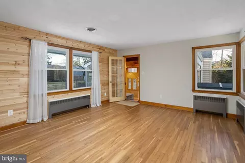 Living - 15 Perry Dr, Ewing, NJ 08628 photo 2 of 4