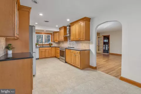 Other - 15 Perry Dr, Ewing, NJ 08628 photo 4 of 13