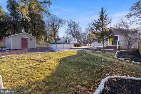 Exterior - 15 Perry Dr, Ewing, NJ 08628 photo 9 of 10