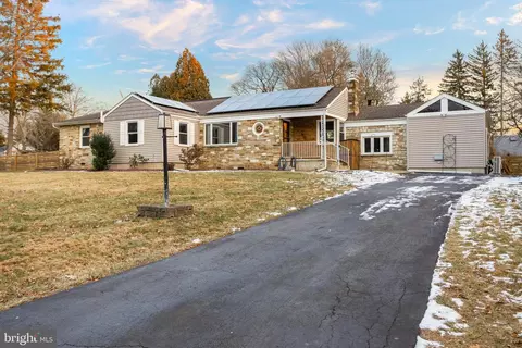 Exterior - 15 Perry Dr, Ewing, NJ 08628 photo 2 of 10