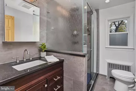 Bath - 15 Perry Dr, Ewing, NJ 08628 photo 3 of 4