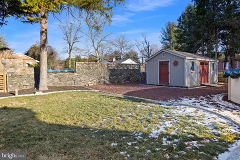 Exterior - 15 Perry Dr, Ewing, NJ 08628 photo 10 of 10