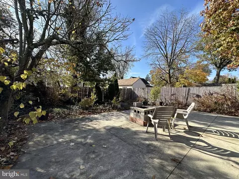 Exterior - 165 Homecrest Ave, Trenton, NJ 08638 photo 4 of 4