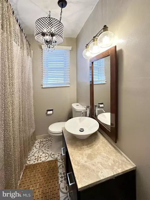 Bath - 165 Homecrest Ave, Trenton, NJ 08638 photo 1 of 1