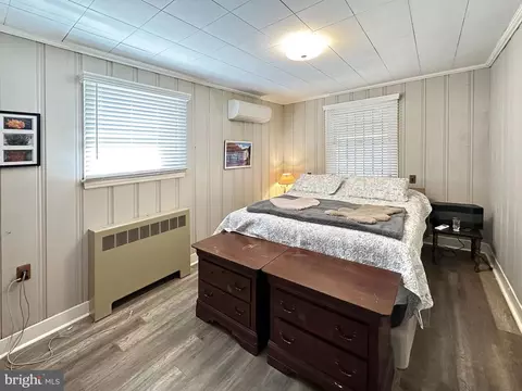 Bedroom - 165 Homecrest Ave, Trenton, NJ 08638 photo 1 of 3