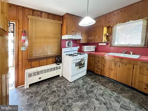 Kitchen - 165 Homecrest Ave, Trenton, NJ 08638 photo 1 of 2