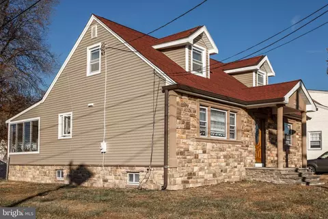 52 Lawrence Ave, Lawrenceville, NJ 08648