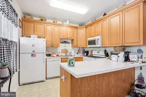 Kitchen - 110 Kyle Way, Ewing, NJ 08628 photo 2 of 7