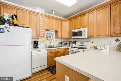 Kitchen - 113 Kyle Way, Ewing, NJ 08628 photo 3 of 4