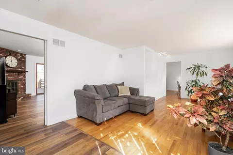 Entry Way - 42 Willis Dr, Ewing, NJ 08628 photo 1 of 5