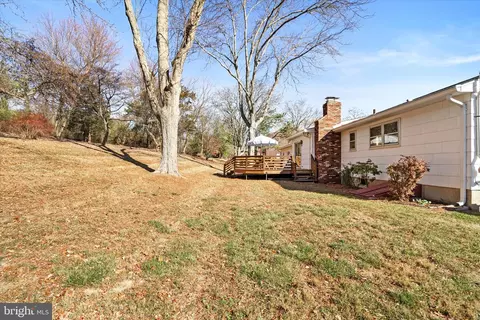 Exterior - 42 Willis Dr, Ewing, NJ 08628 photo 5 of 6