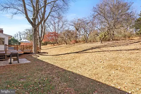 Exterior - 42 Willis Dr, Ewing, NJ 08628 photo 4 of 6