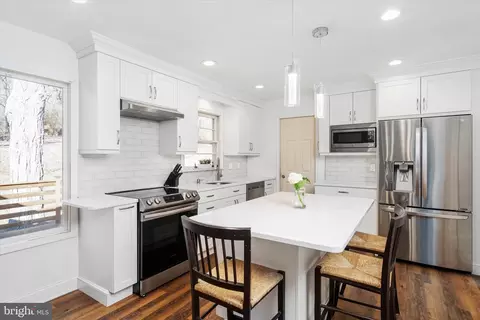 Kitchen - 42 Willis Dr, Ewing, NJ 08628 photo 1 of 5
