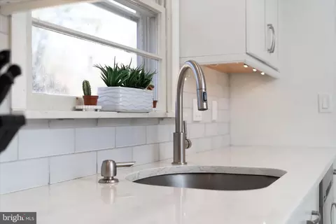 Kitchen - 42 Willis Dr, Ewing, NJ 08628 photo 3 of 5
