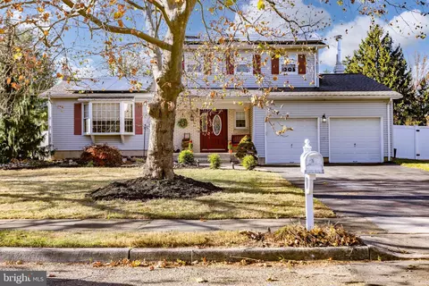 8 Sandtown Ter, Hamilton, NJ 08690