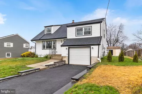 Exterior - 9 Tekening Way, Hamilton, NJ 08690 photo 1 of 3