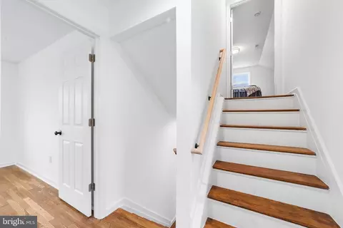 Entry Way - 9 Tekening Way, Hamilton, NJ 08690 photo 1 of 1
