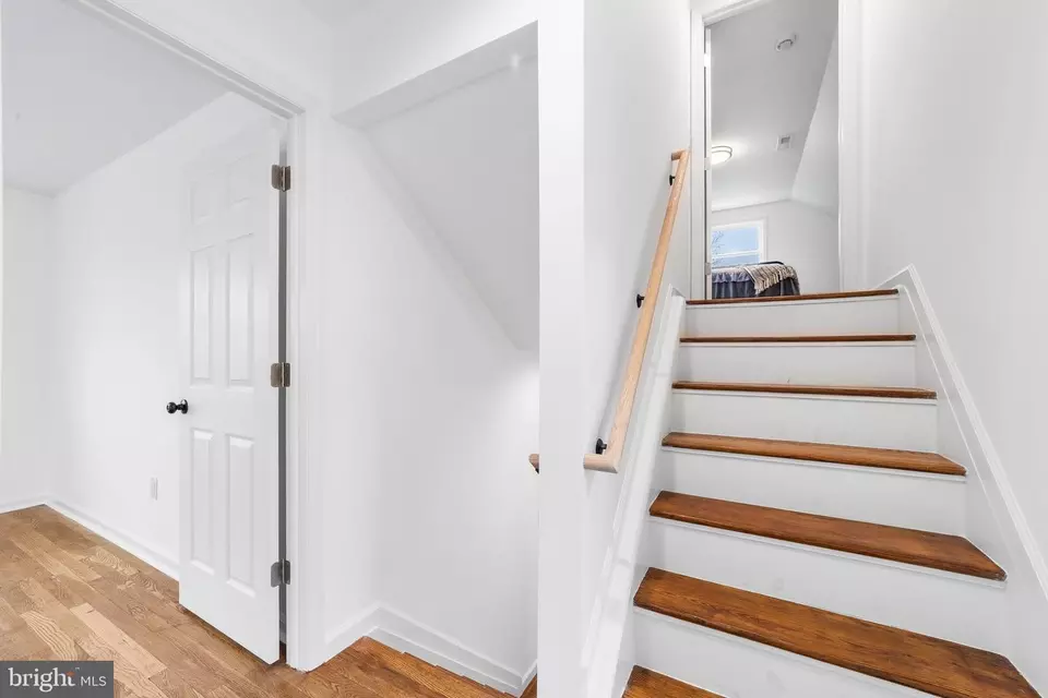 Entry Way - 9 Tekening Way, Hamilton, NJ 08690 photo 1 of 1