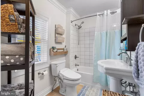 Bath - 844 River Rd, Ewing, NJ 08628 photo 1 of 3