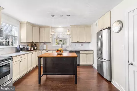 Kitchen - 844 River Rd, Ewing, NJ 08628 photo 2 of 3
