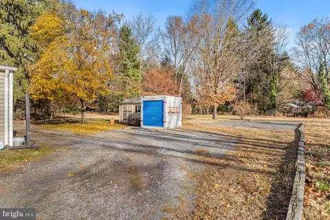 Exterior - 844 River Rd, Ewing, NJ 08628 photo 4 of 7