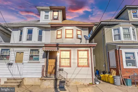 1528 Genesee St, Hamilton, NJ 08610