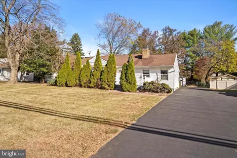 716 Hughes Dr, Hamilton, NJ 08690