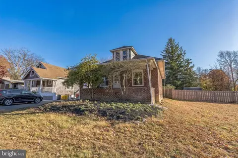 15 Carolina Ave, Ewing, NJ 08618