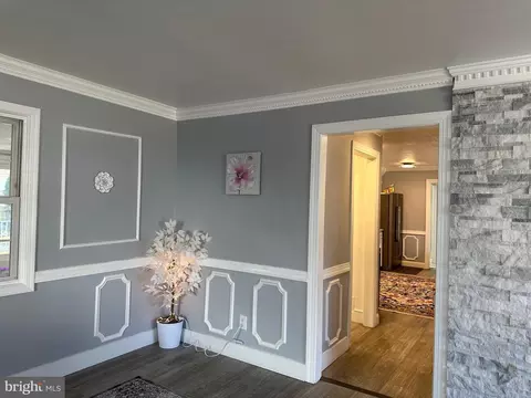 Entry Way - 28 Cold Spring Rd, Hamilton, NJ 08619 photo 2 of 8