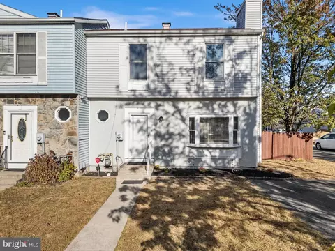 8 Colby Ct, Lawrence, NJ 08648